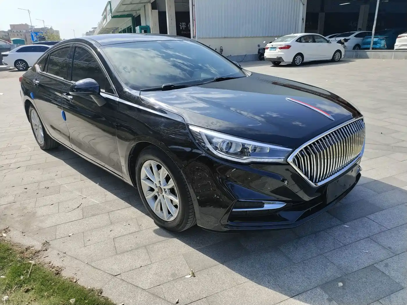 صورة 3 - Hongqi H5
