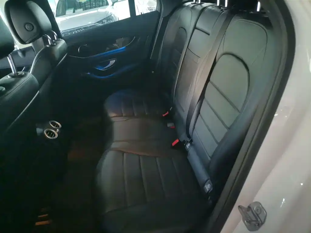 Mercedes-Benz GLC 2018 Facelift GLC 260 4MATIC Dynamic фото 17