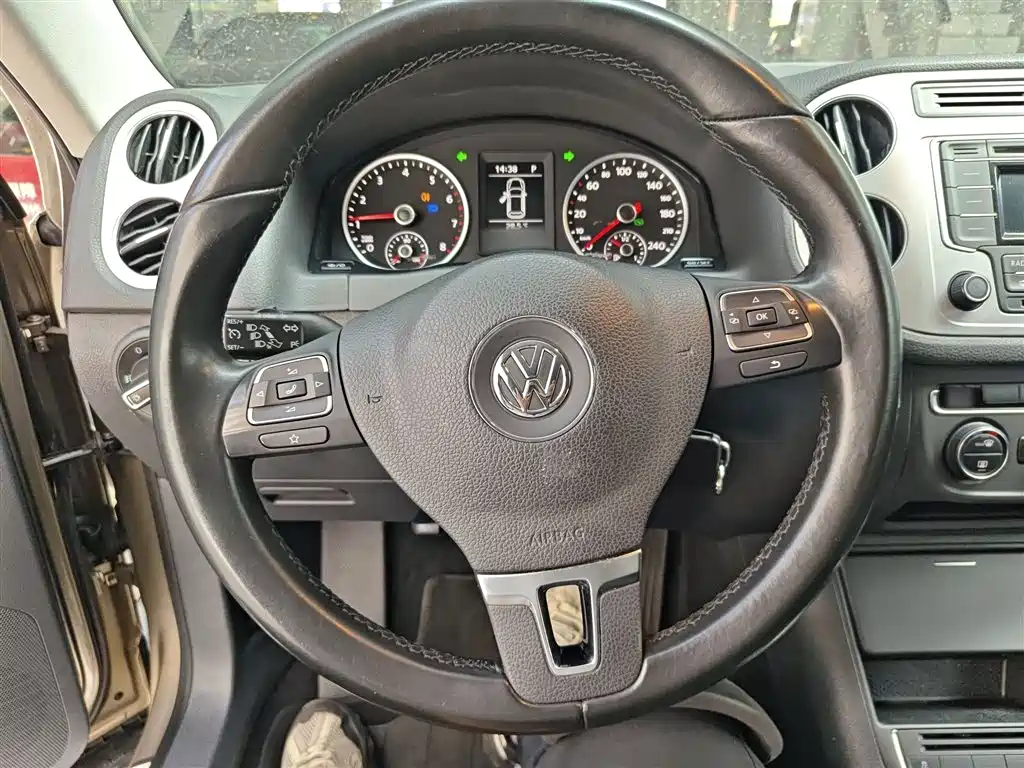 Volkswagen Tiguan 2015 1.8TSI Automatic 2WD Comfortline фото 11