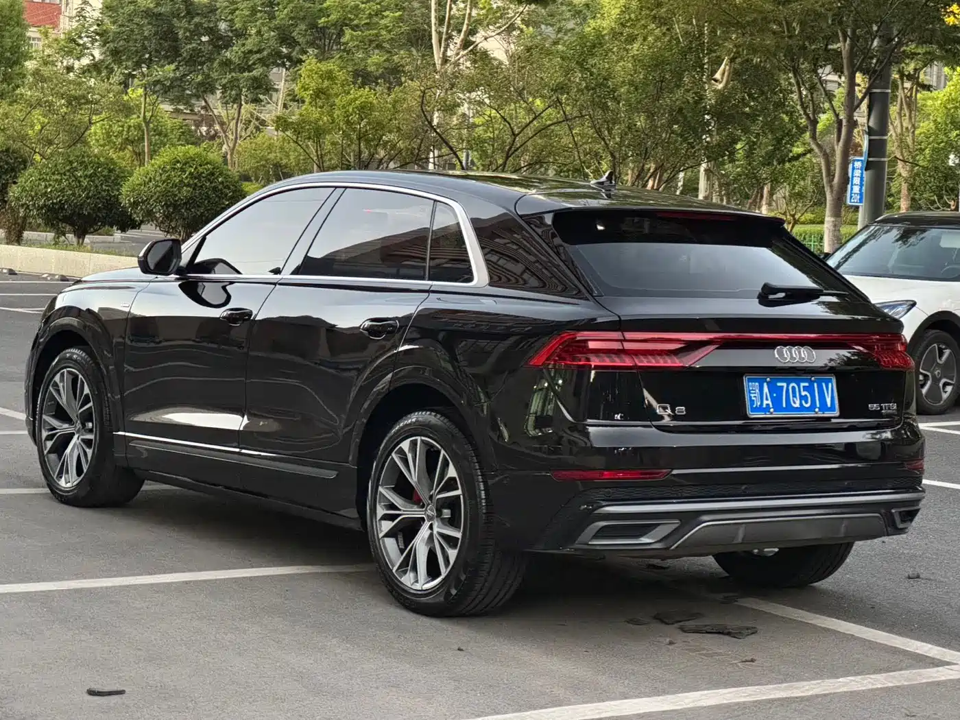 Audi Q8 2020 2019 55 TFSI Premium Dynamic