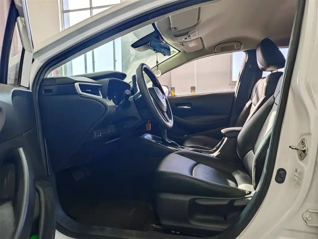Toyota Corolla 2021 TNGA 1.5L CVT Pioneer Edition фото 17