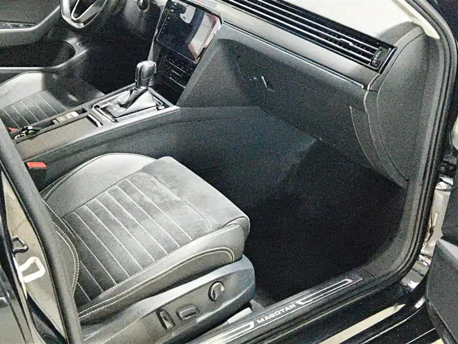 Volkswagen Magotan 2020 330TSI DSG Luxury фото 8