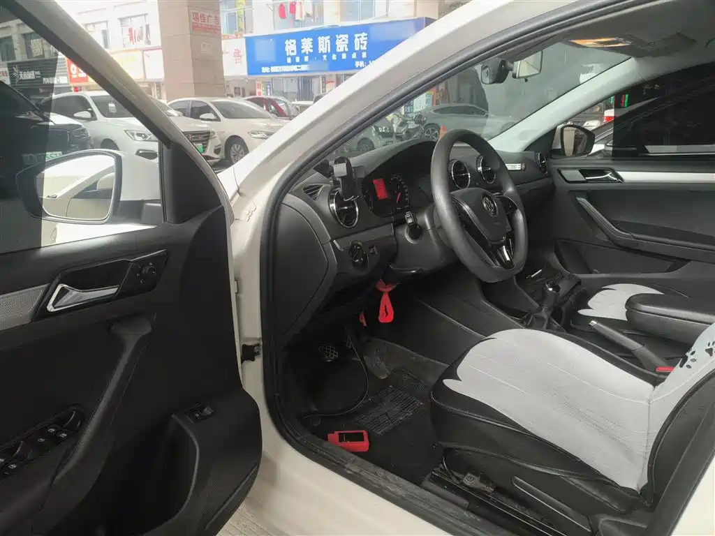 Volkswagen Jetta 2017 1.5L Manual Comfort фото 12
