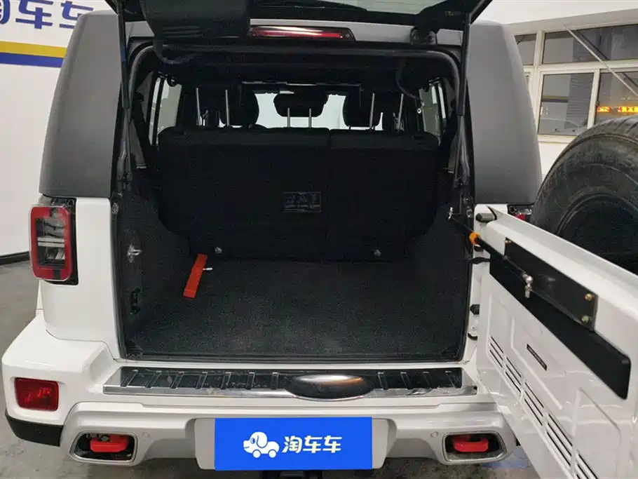 BAIC ORV Beijing Offroad BJ40 2019 PLUS 2.3T Automatic 4WD Luxury Edition China VI фото 4