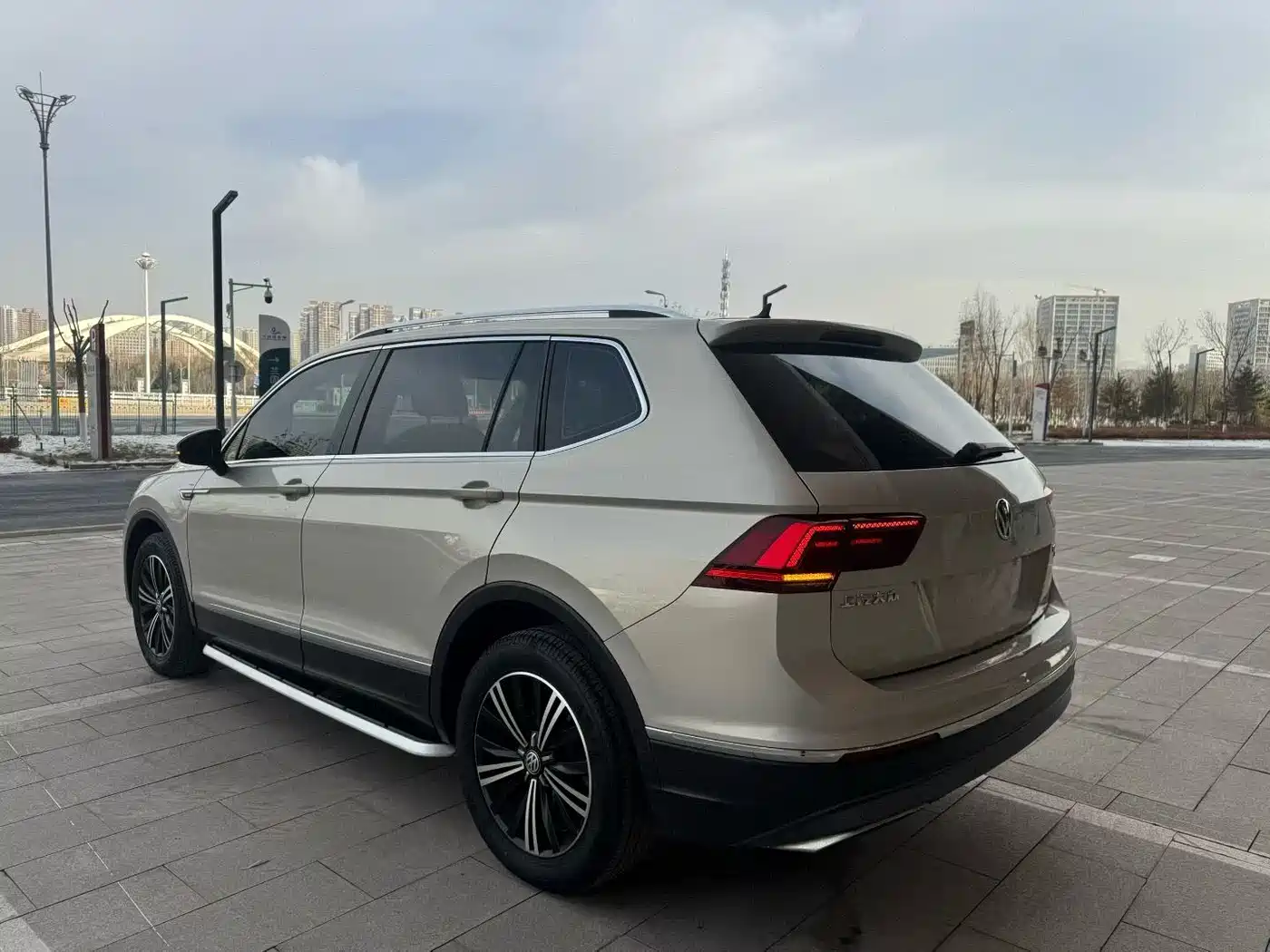 Volkswagen Tiguan L 2019 Facelift 330TSI Auto 2WD Smart Luxury China VI фото 4