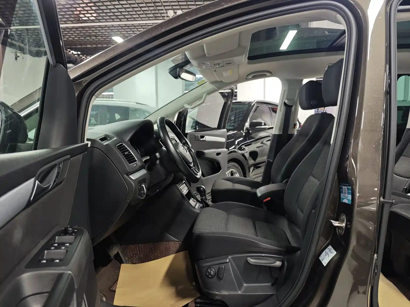 Volkswagen Sharan 2018 380TSI Comfort 7-Seater фото 6