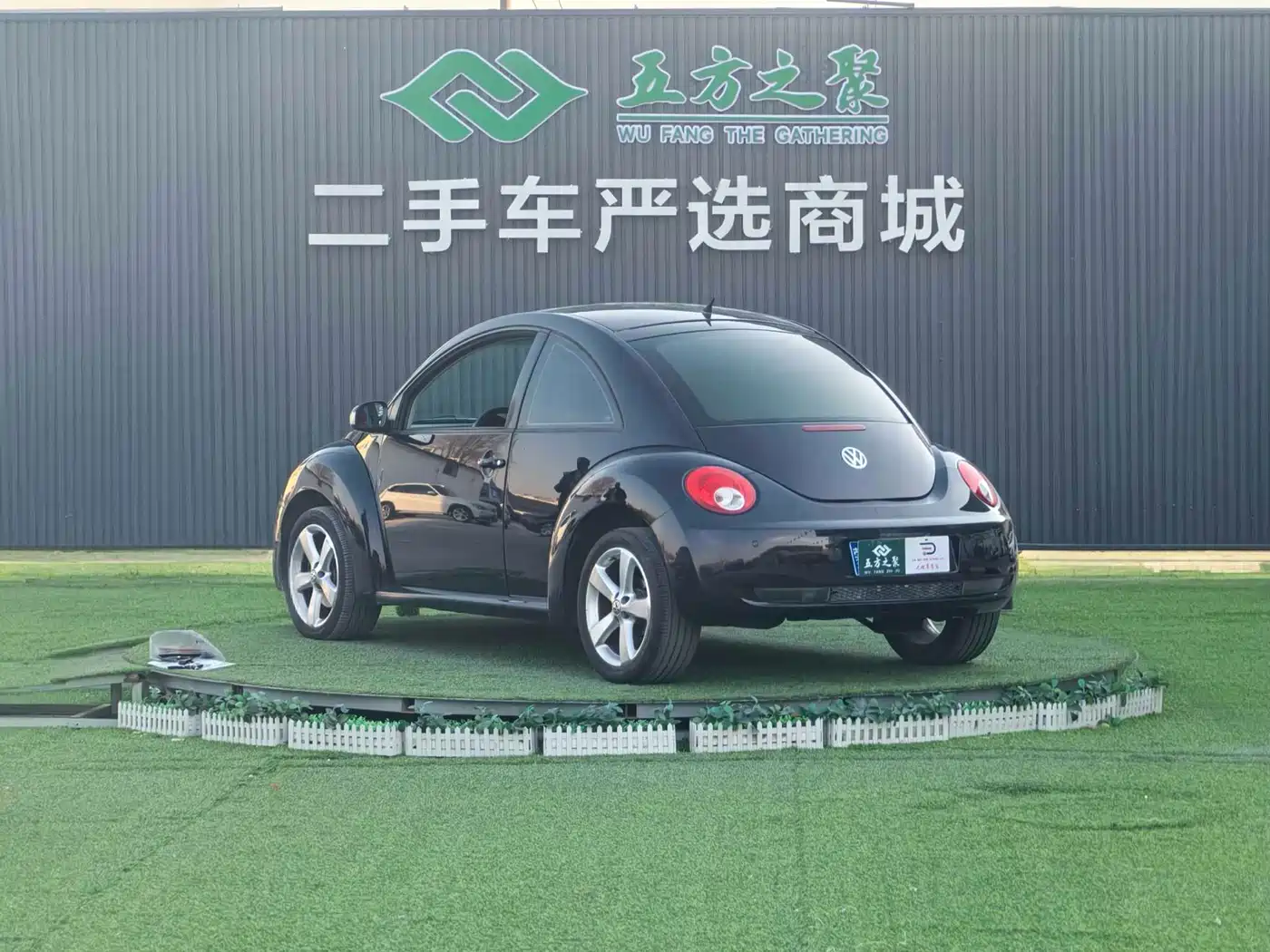 Volkswagen Beetle 2010 1.8T BlackOrange Luxury Edition фото 15
