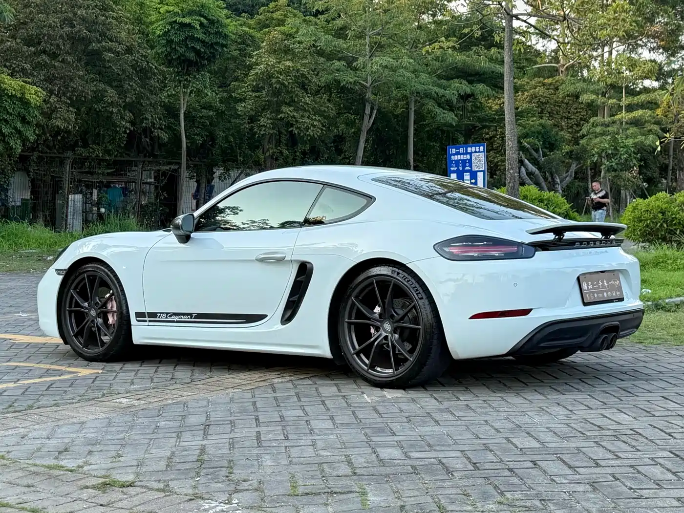 Porsche 718 2019 Cayman T 2.0T фото 15