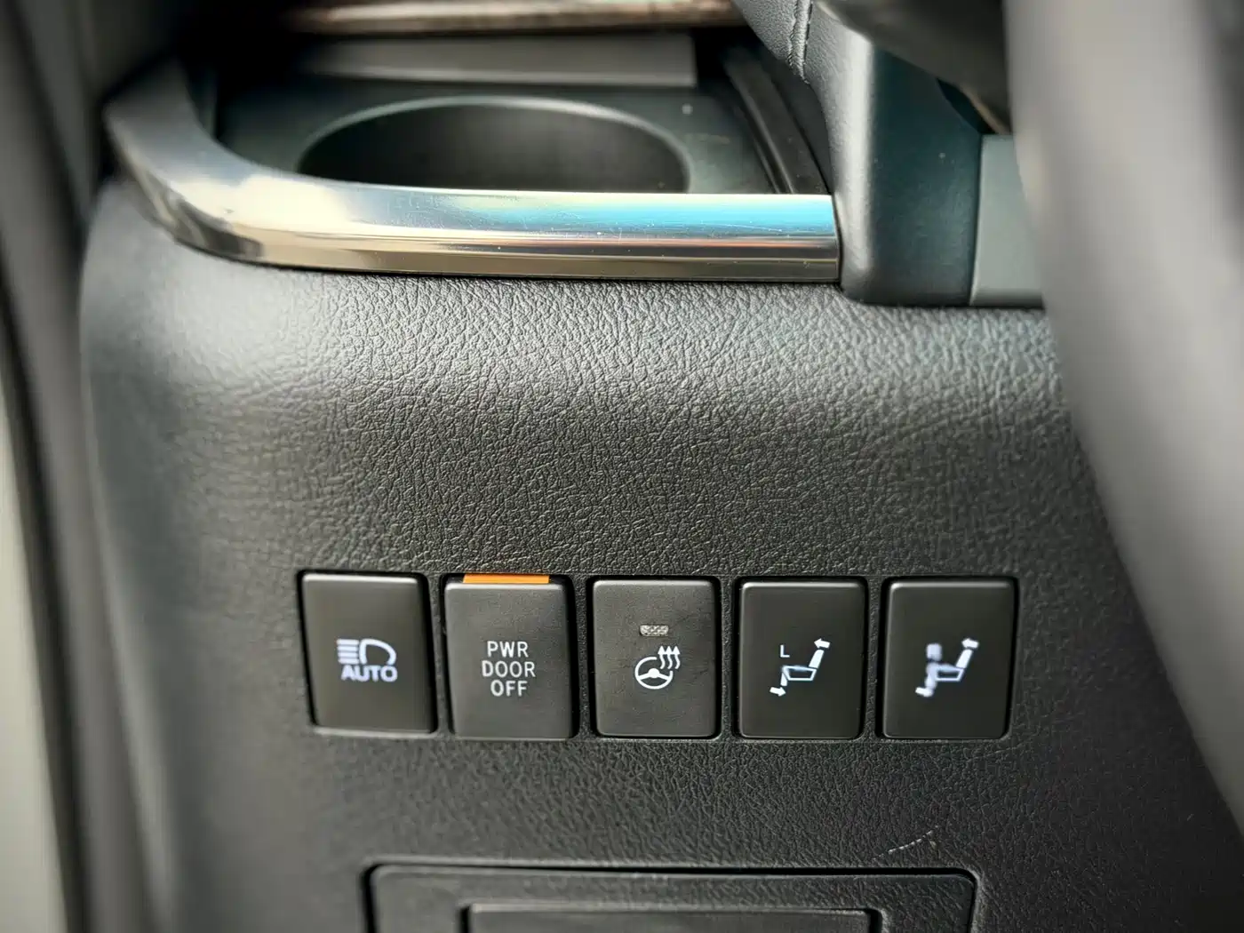 Toyota Vellfire 2021 Crown Hybrid 2.5L HV Supreme Edition фото 18