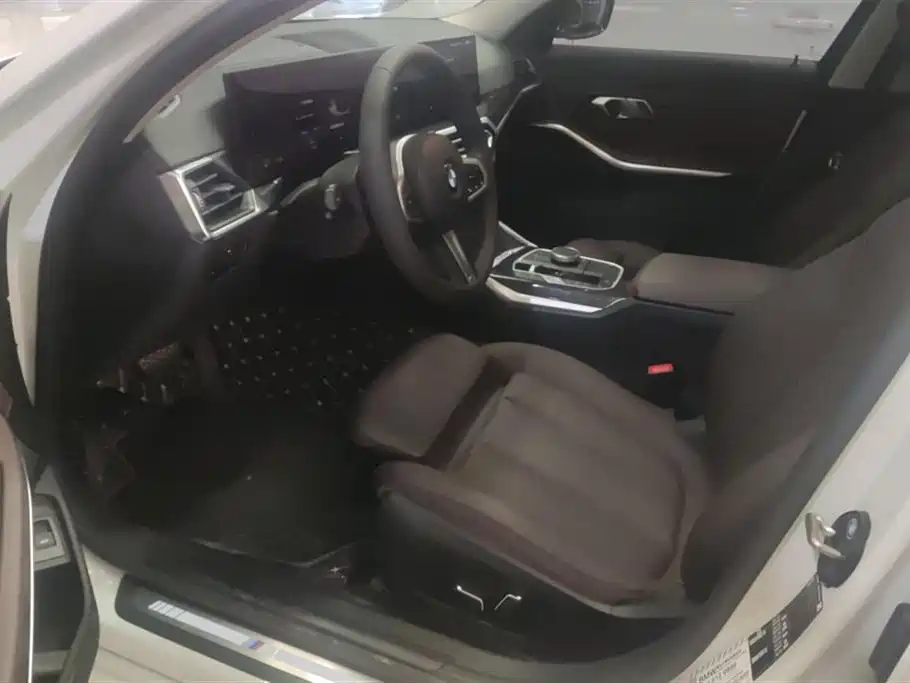 BMW 3 Series 2024 325Li M Sport Package фото 9