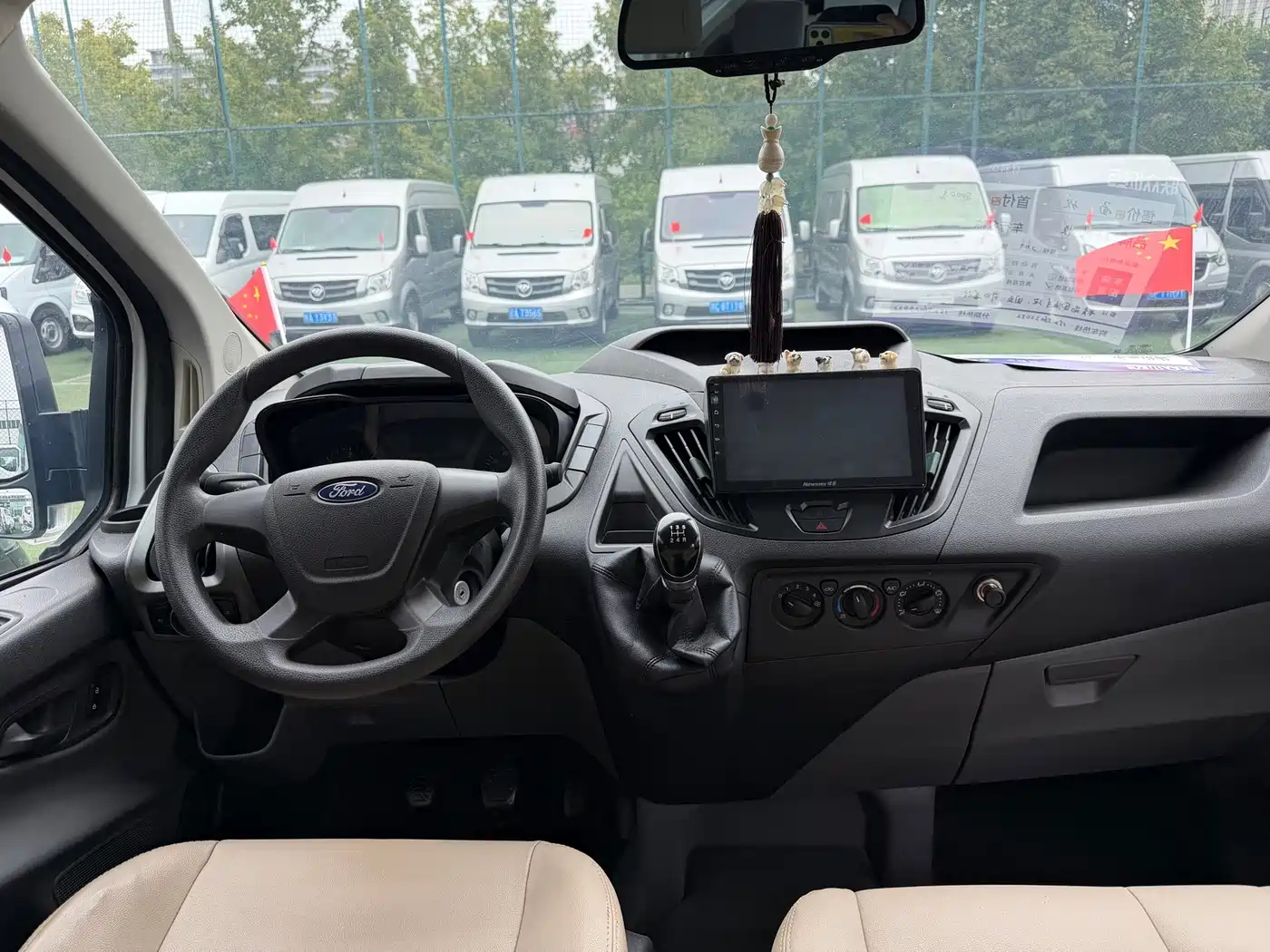 Ford Transit 2018 2017 2.0T Diesel Multi-purpose Commercial Vehicle Medium Wheelbase Medium Roof China V