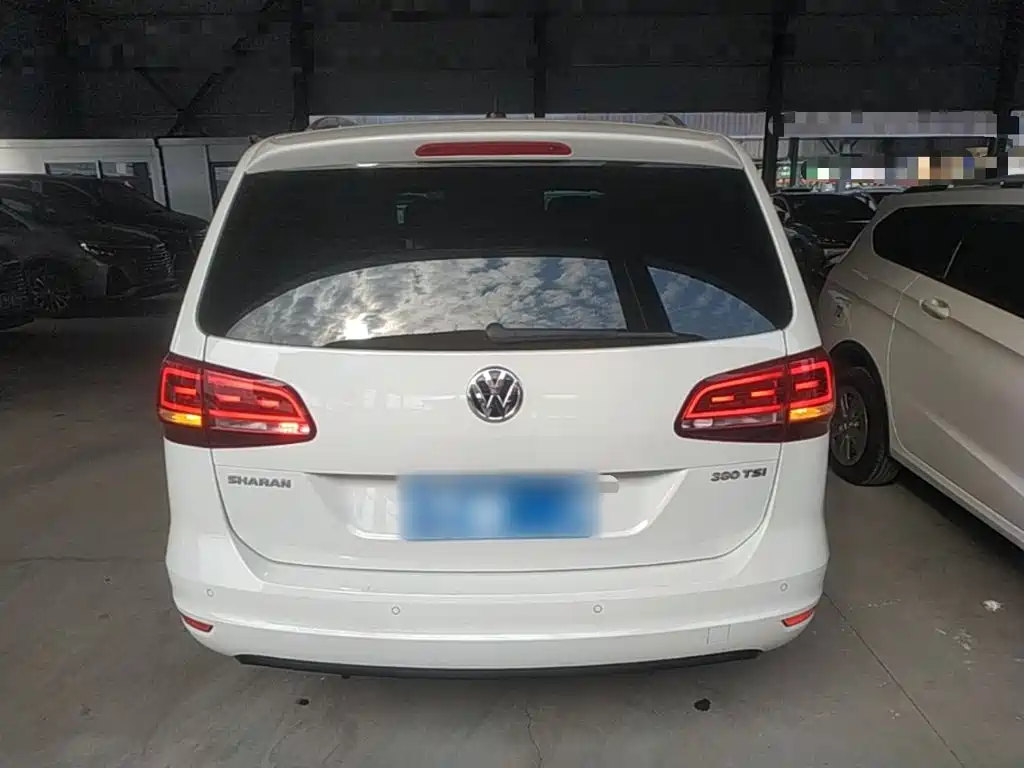 Volkswagen Sharan 2016 2016 380TSI Premium 7-seater