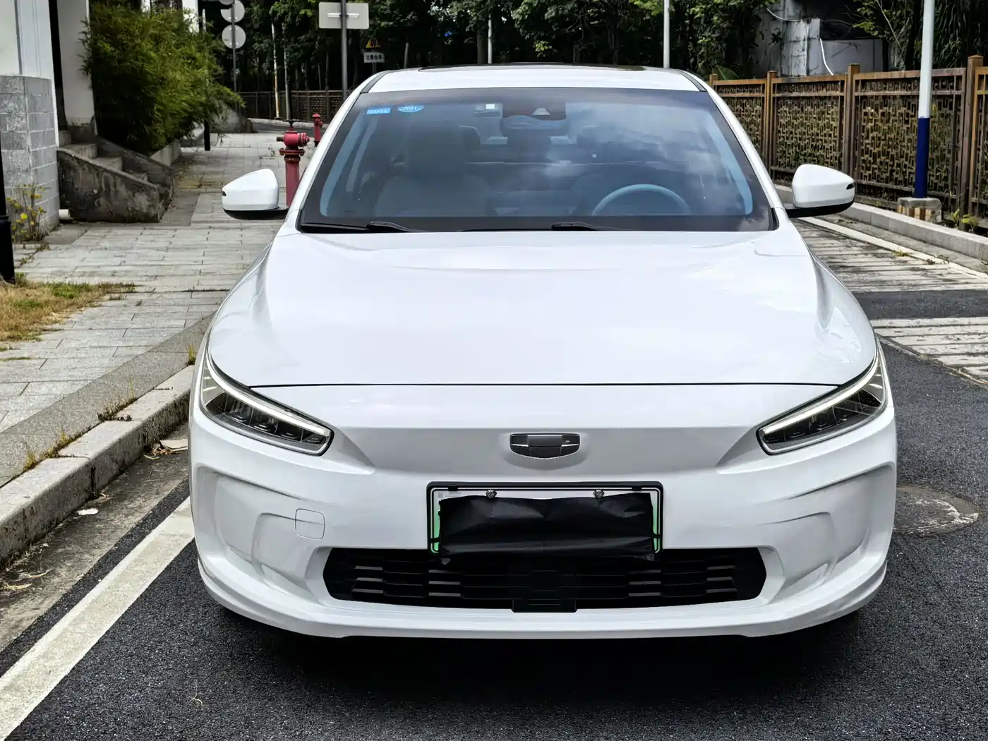 Photo 2 - Geely Geometry A