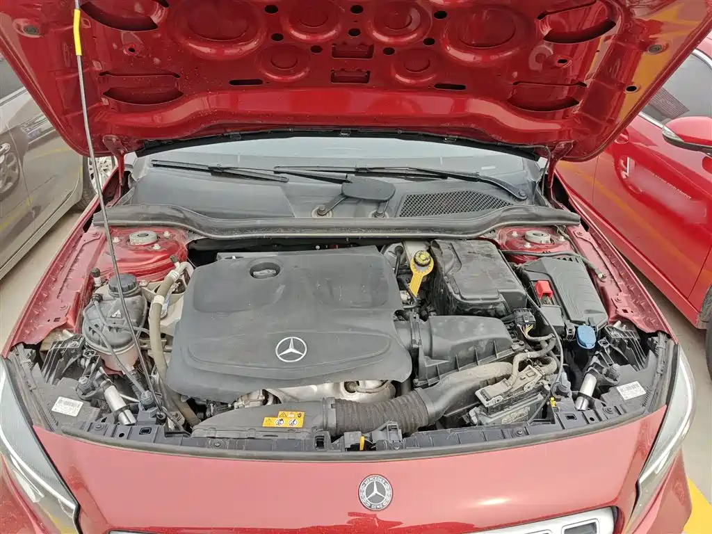 Mercedes-Benz GLA 2018 GLA 200 Dynamic фото 16