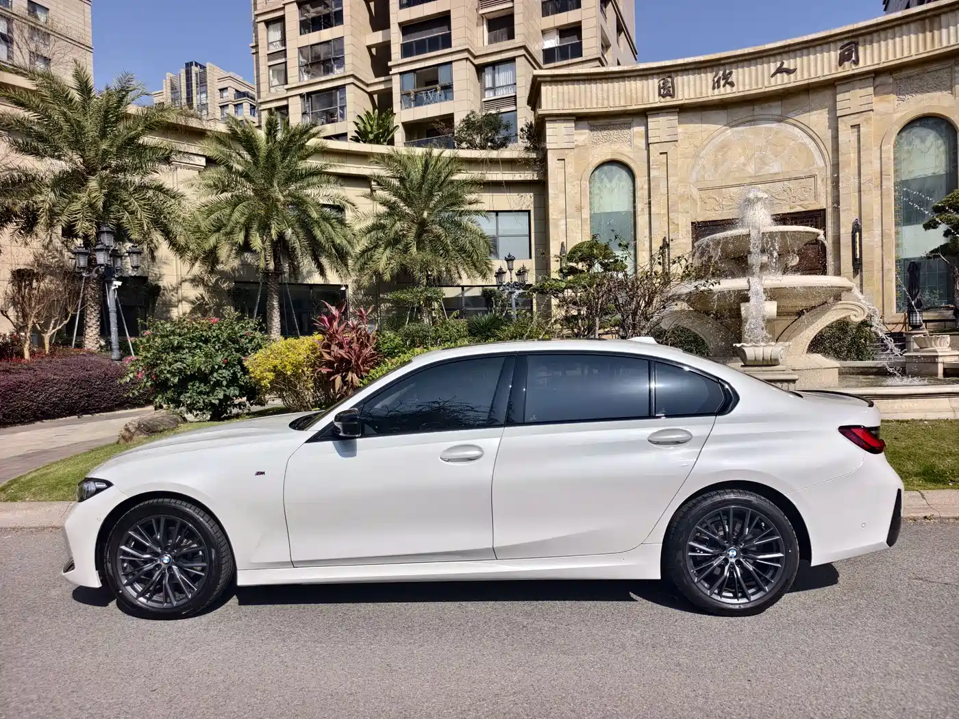 BMW 3 Series 2024 325Li M Sport Shadowline Package фото 4