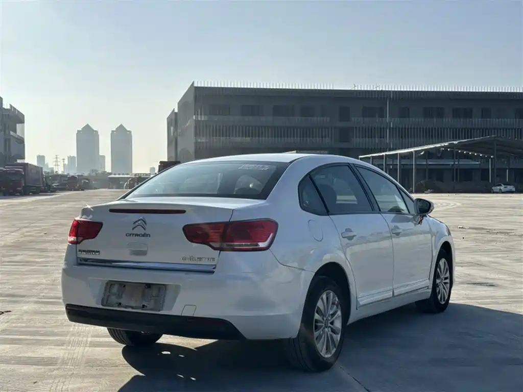 Citroën C-Quatre 2015 2013 Model Sedan 1.6L Automatic Premium Style