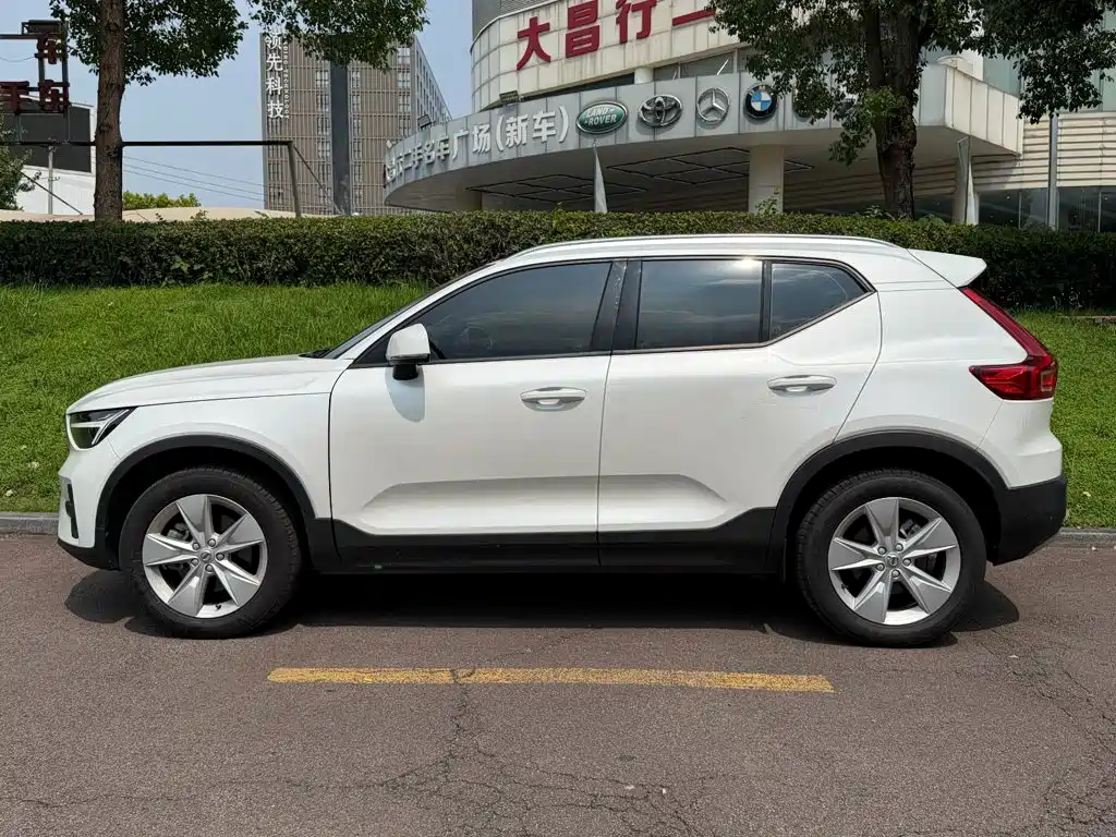 Volvo XC40 2023 2023 Model B3 Smart Drive Fashion Edition
