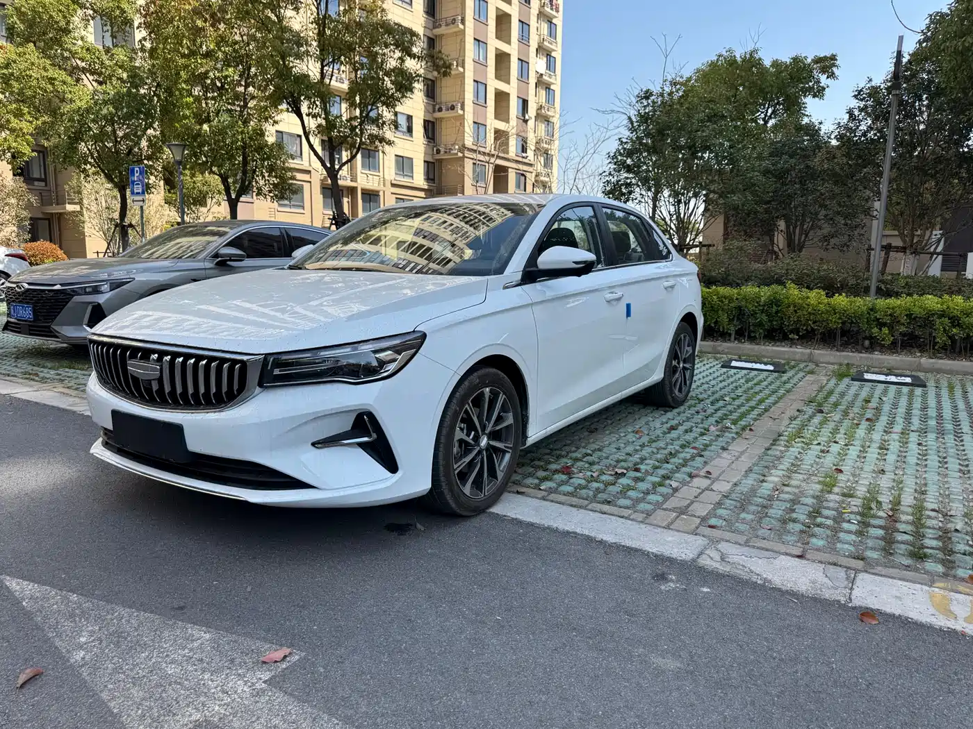 GEELY AUTOMOBILE EMGRAND