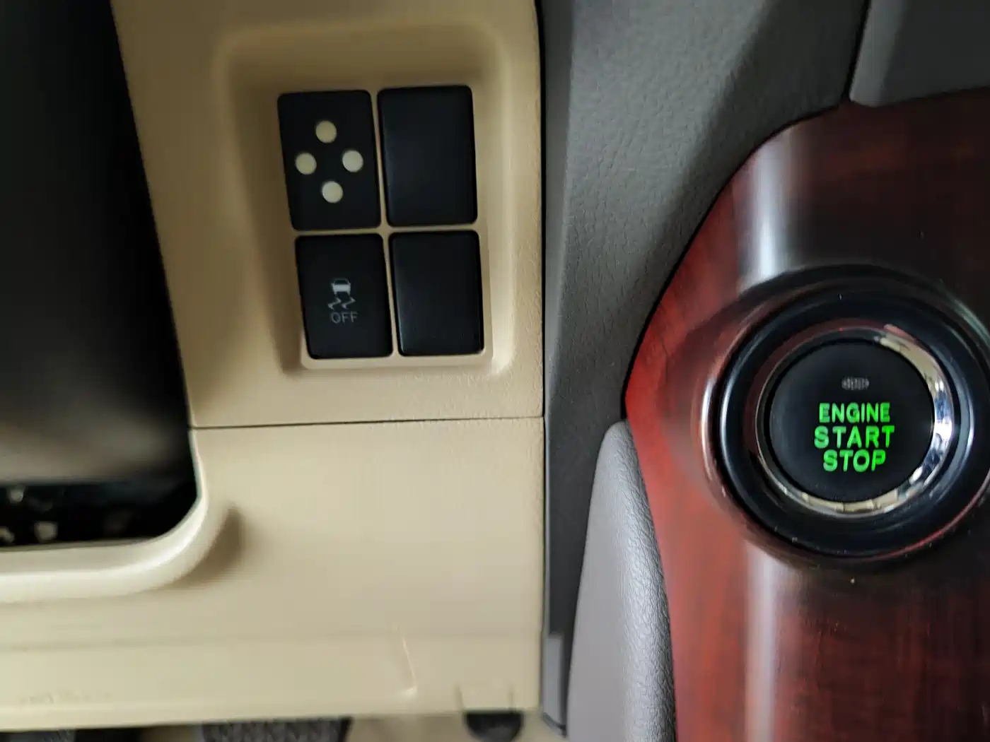 Toyota Prado 2014 4.0L Automatic TX-L фото 16