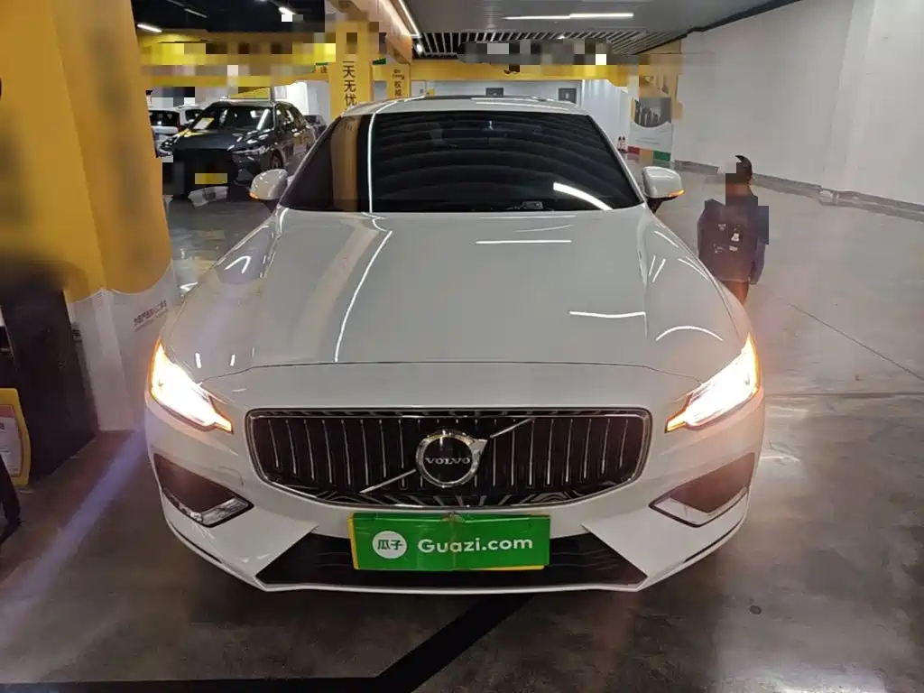Фото 3 - Volvo S60