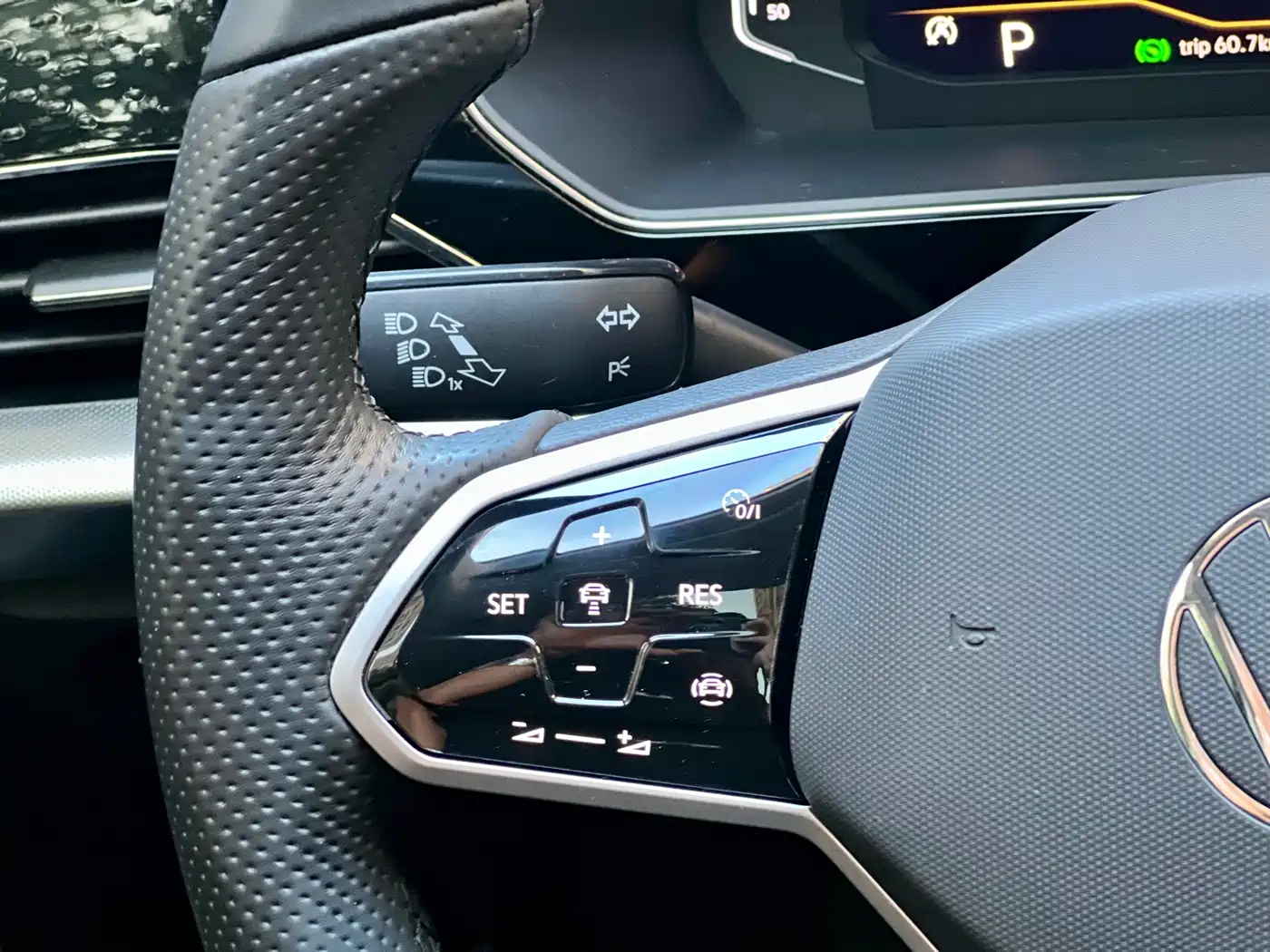 Volkswagen Passat 2023 Facelift 330TSI Starlight Elite Edition фото 19
