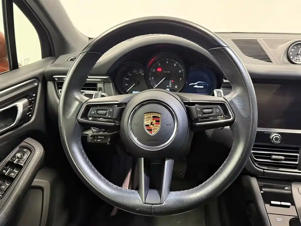 Porsche Macan 2023 Macan 2.0T фото 11