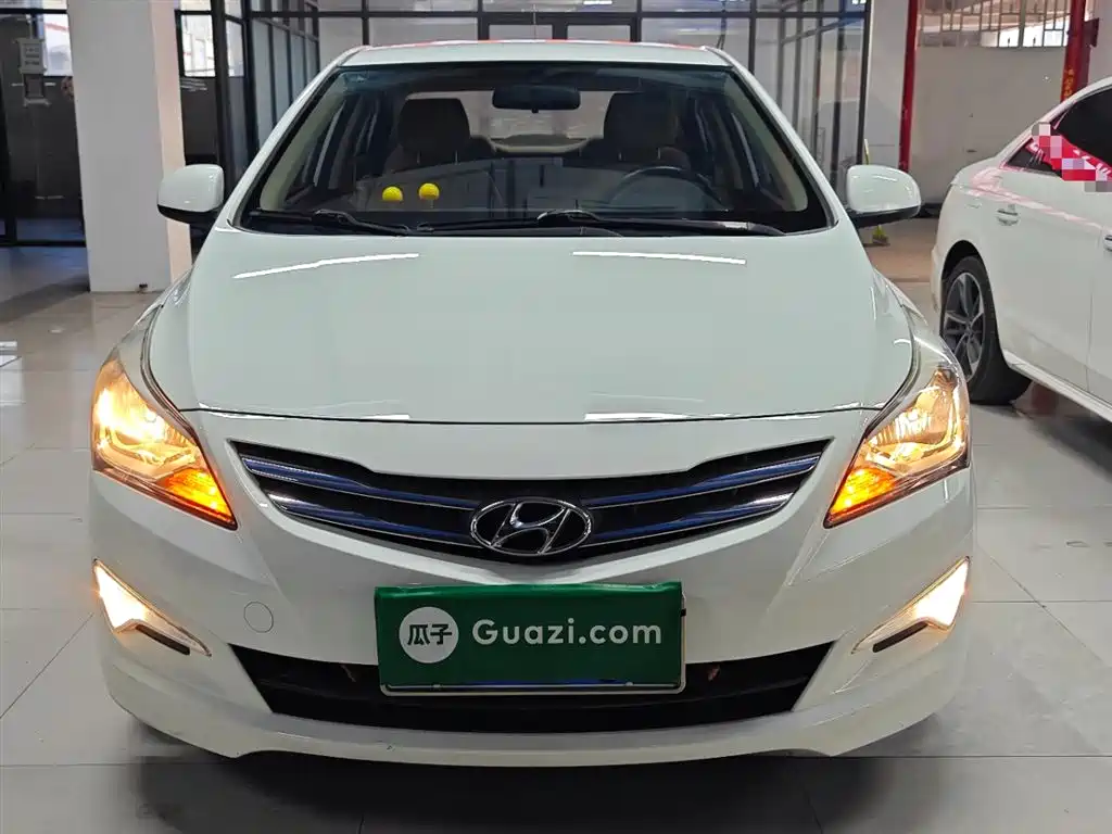 Hyundai Verna 2014 1.4L Manual Smart GLS фото 3