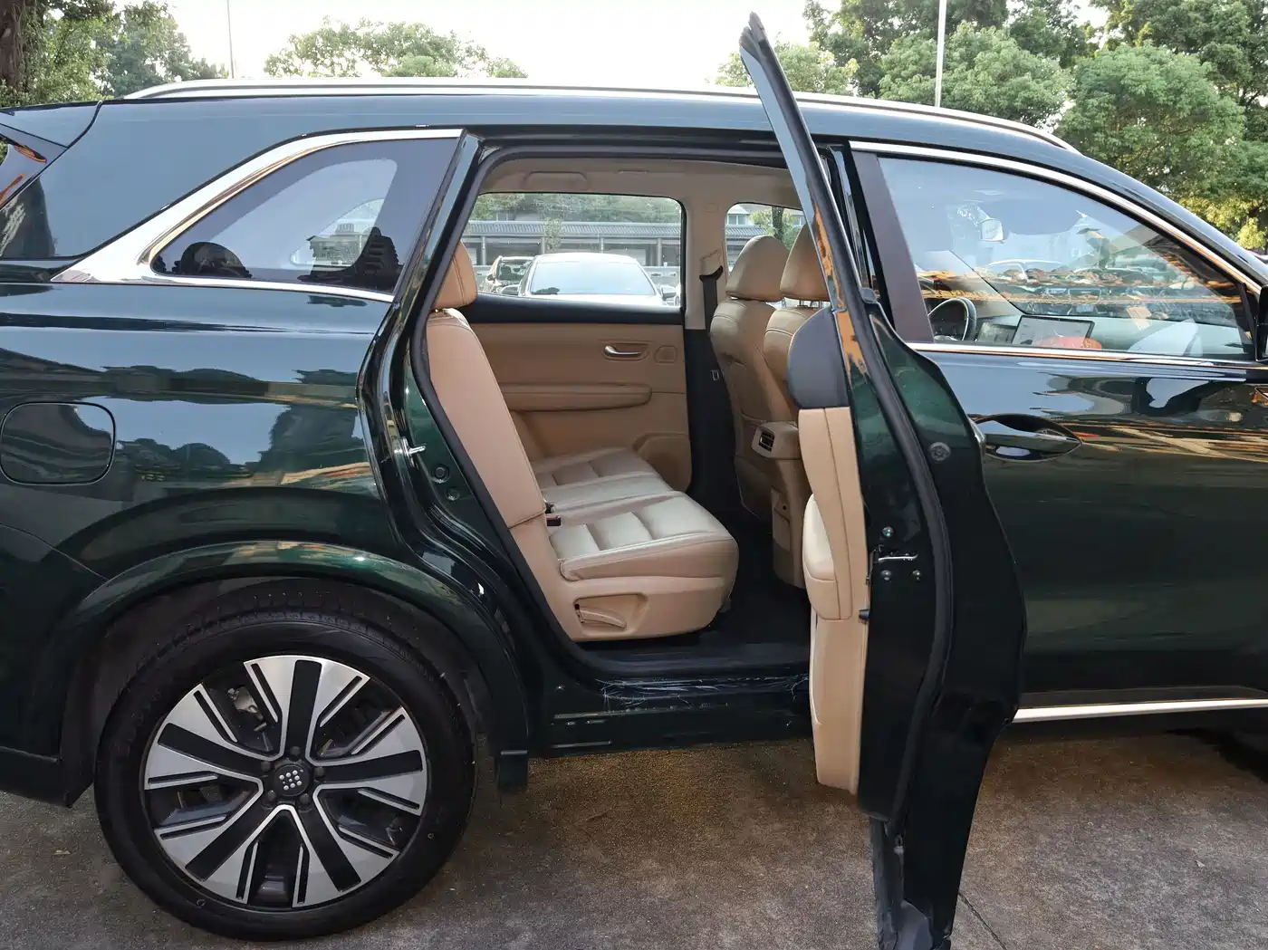 Landian E5 PLUS 2024 2025 120km Standard Travel Custom Edition 7-seater