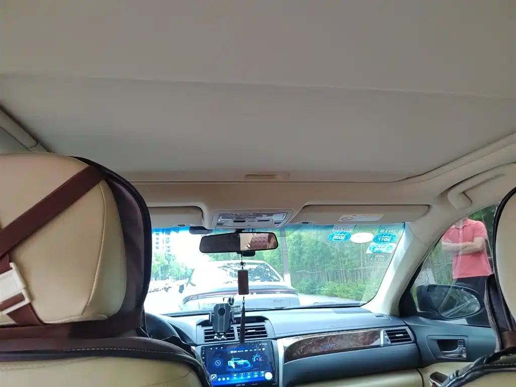 Toyota Camry 2015 2.0G Leading Edition фото 15