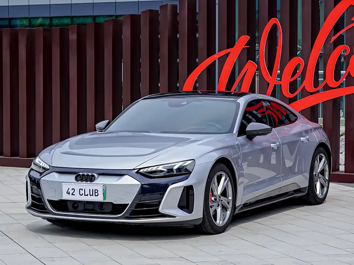 Audi e-tron GT 2024 2023 Base Model