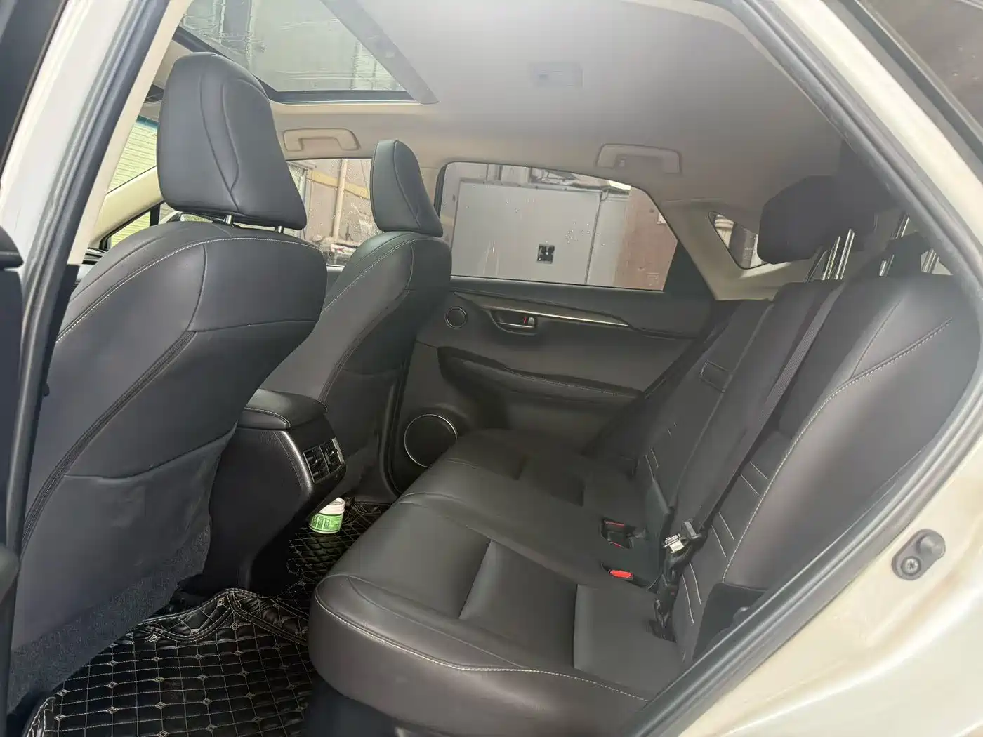 Lexus NX 2018 Model 300h FWD Fengshang Edition China V фото 6