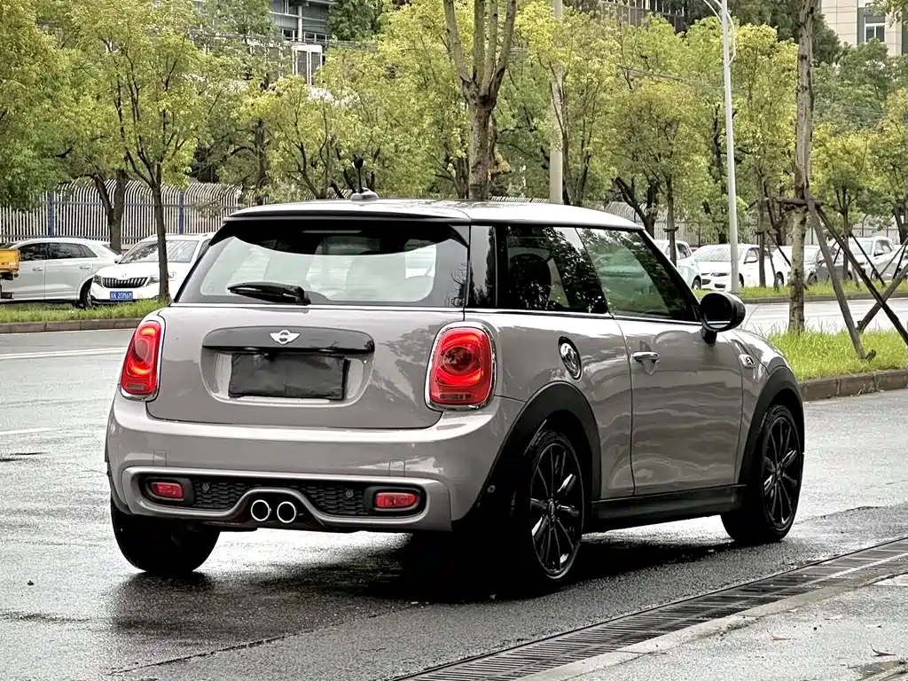 Photo 5 - MINI MINI