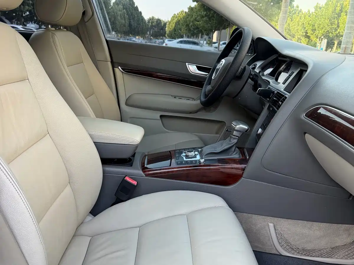 Фото 10 - Audi A6L
