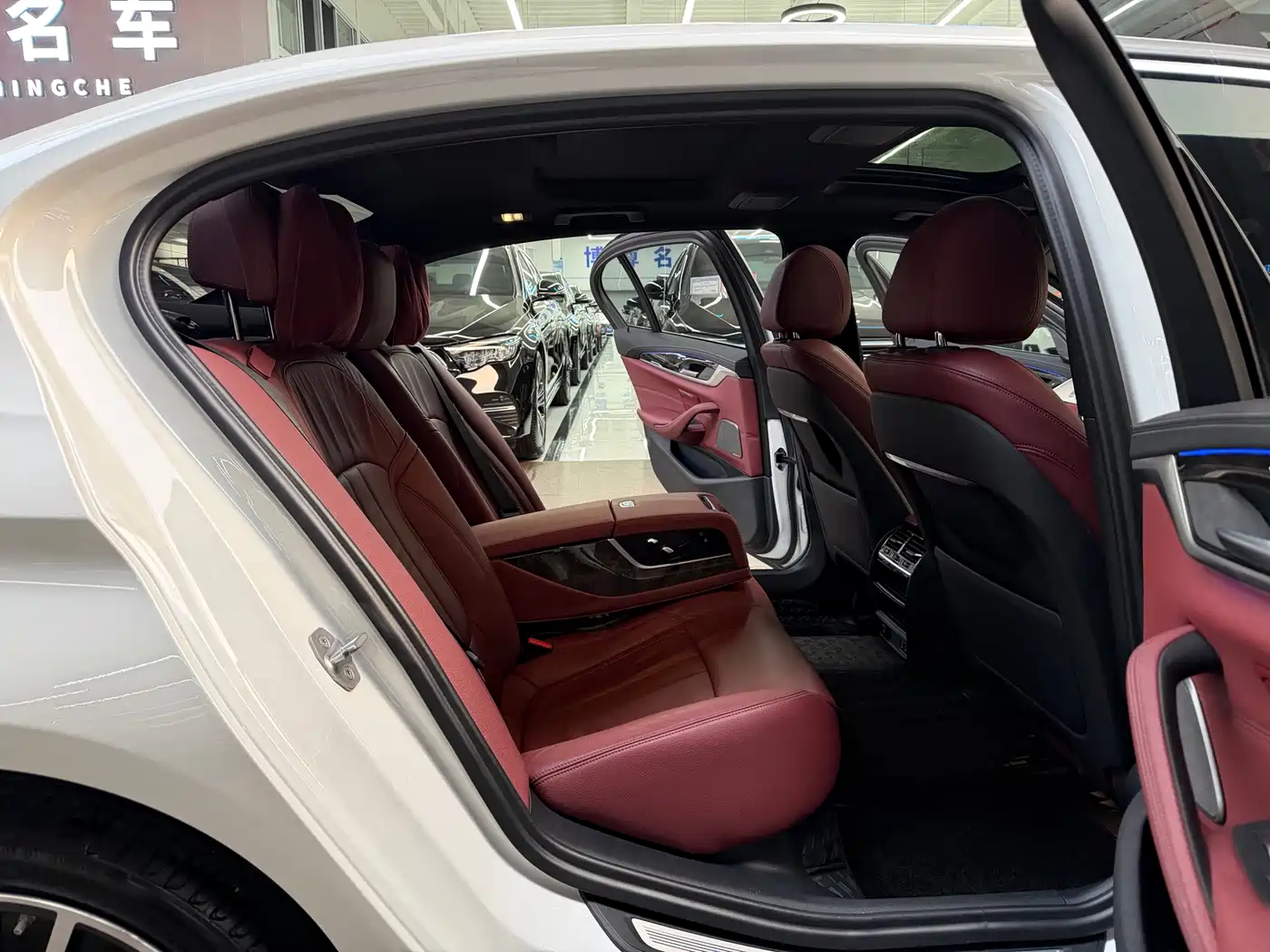 BMW 5 Series 2020 530Li Leading M Sport Package фото 16