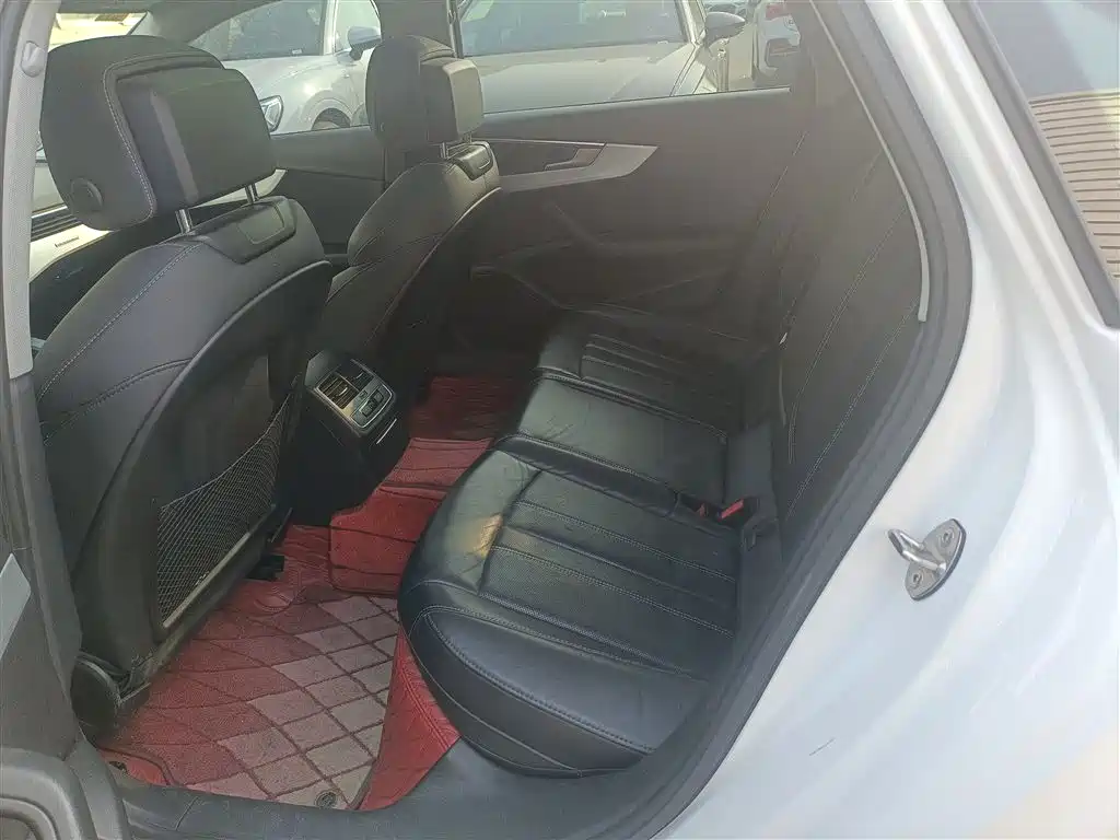Audi A4L 2020 40 TFSI quattro Luxury Dynamic фото 17