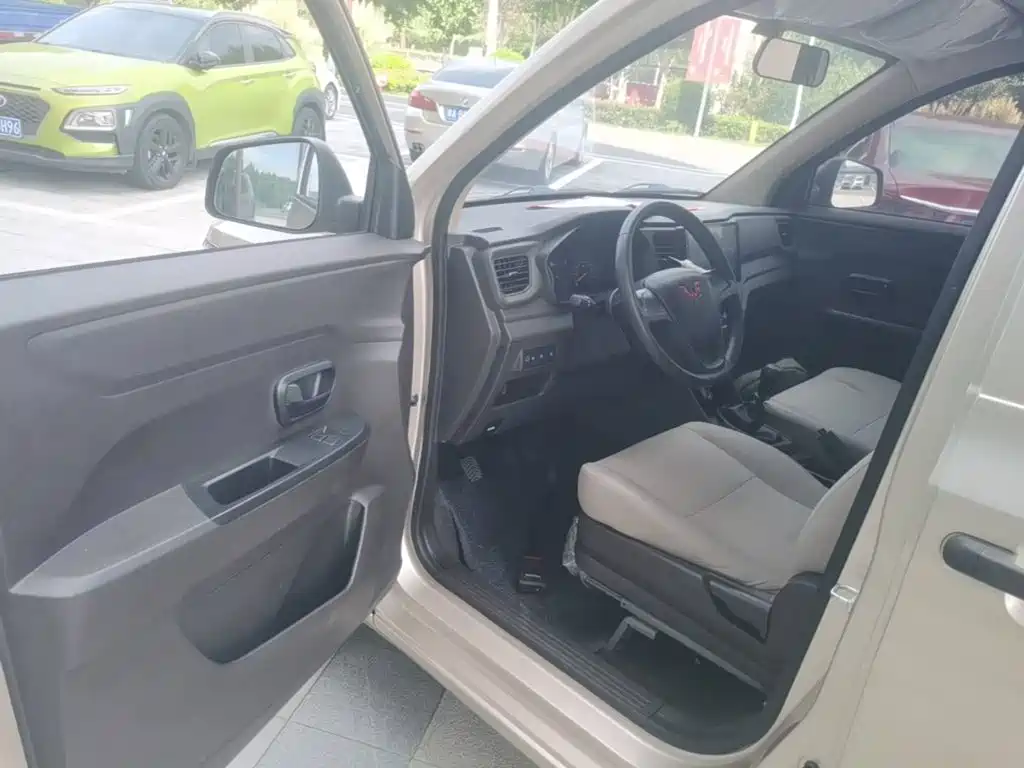Wuling Motors Wuling Hongguang V 2024 2022 1.5L Power Take Edition Electric Power Steering LAR