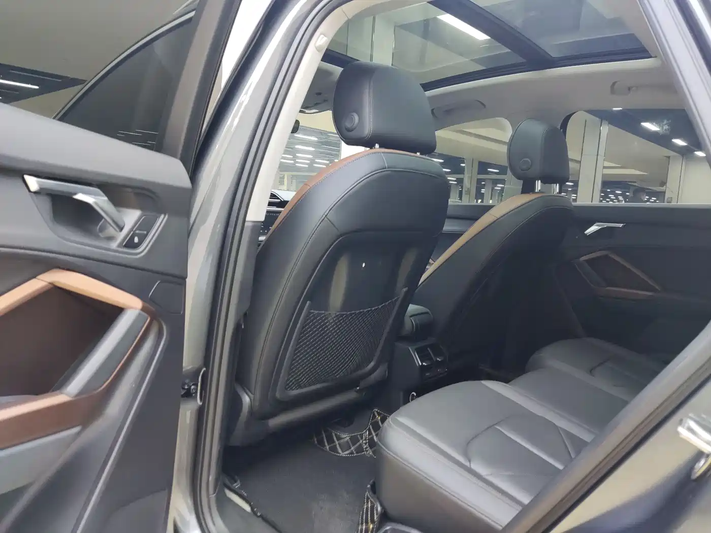 Audi Q3 2022 35 TFSI Fashion Elegance фото 15
