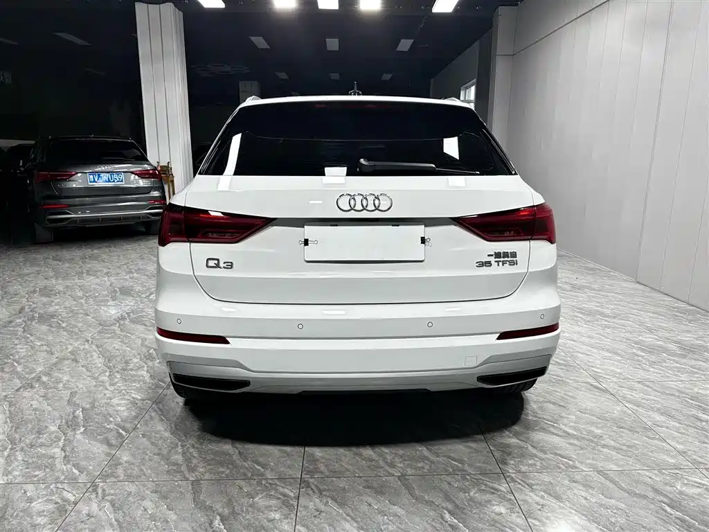 Audi Q3 2022 35 TFSI Fashion Elegance фото 5