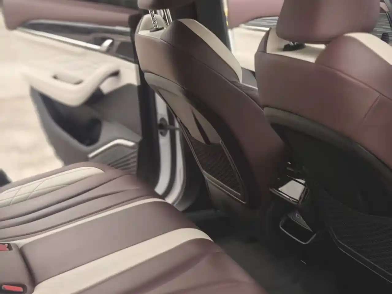 Фото 9 - Geely Xingyue L