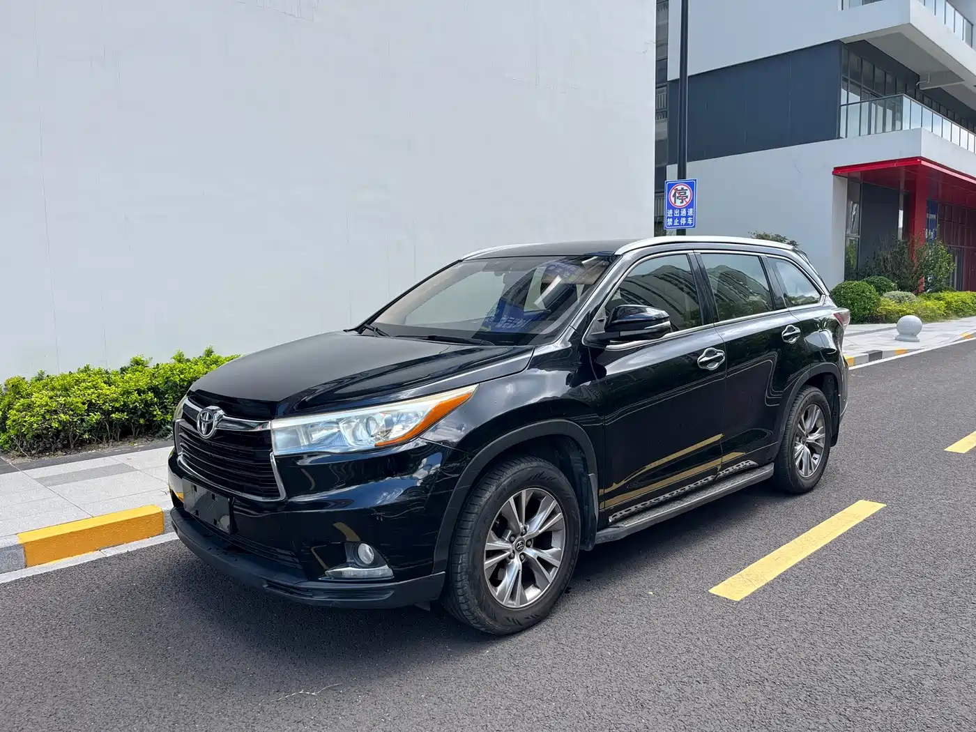 Фото 2 - Toyota Highlander