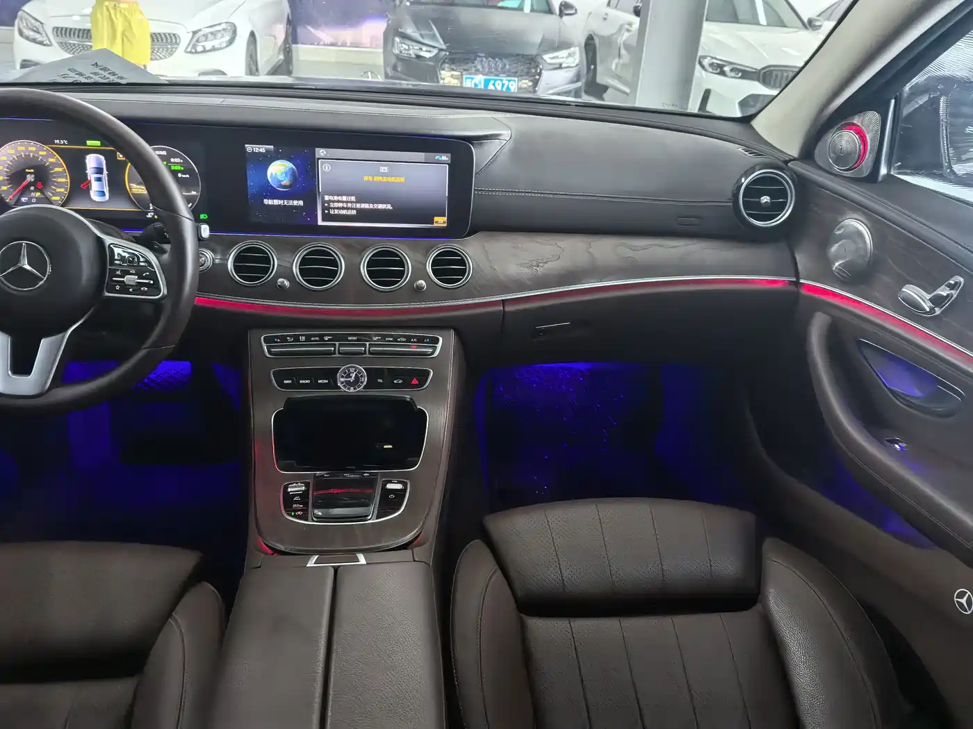 Фото 31 - Mercedes-Benz E-Class