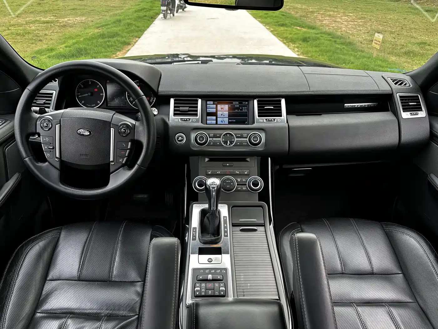 Land Rover Range Rover Sport 2013 3.0 TDV6 Black Label Limited Edition фото 16