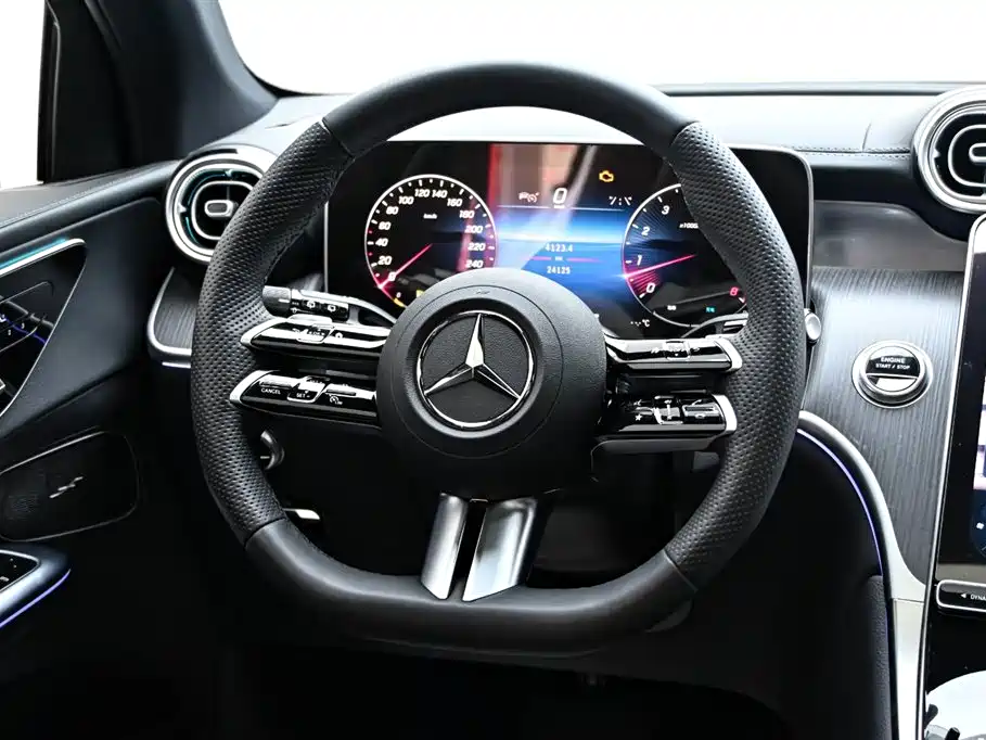 MERCEDES-BENZ GLC