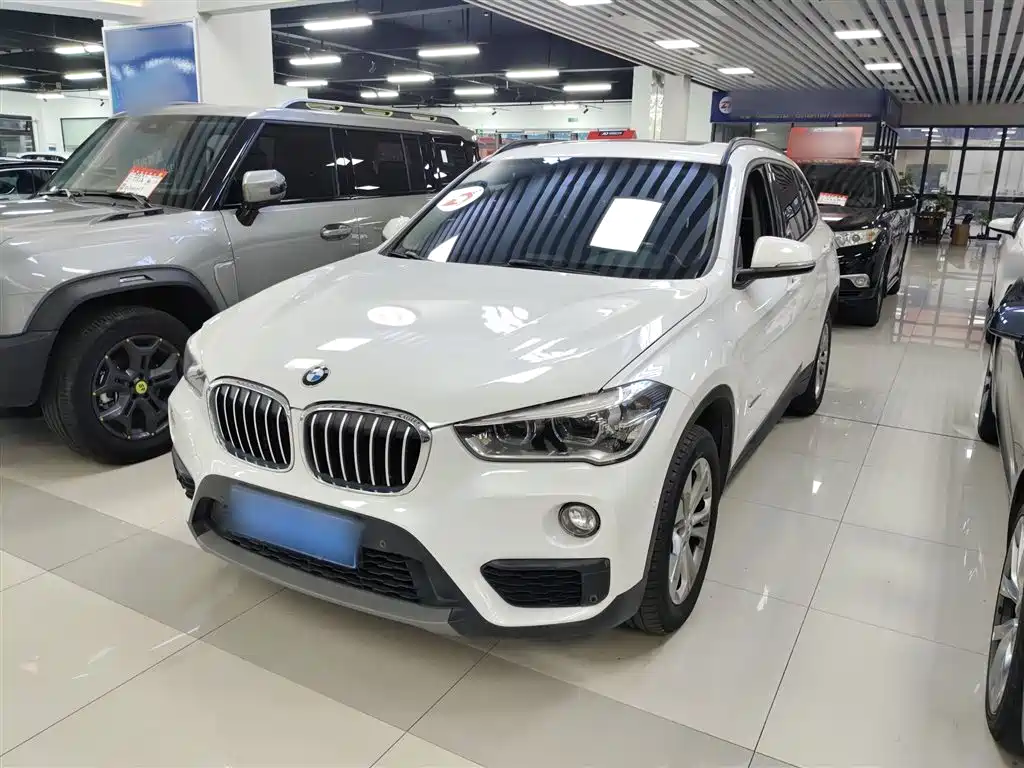BMW X1 2016 sDrive18Li Premium Model фото 2