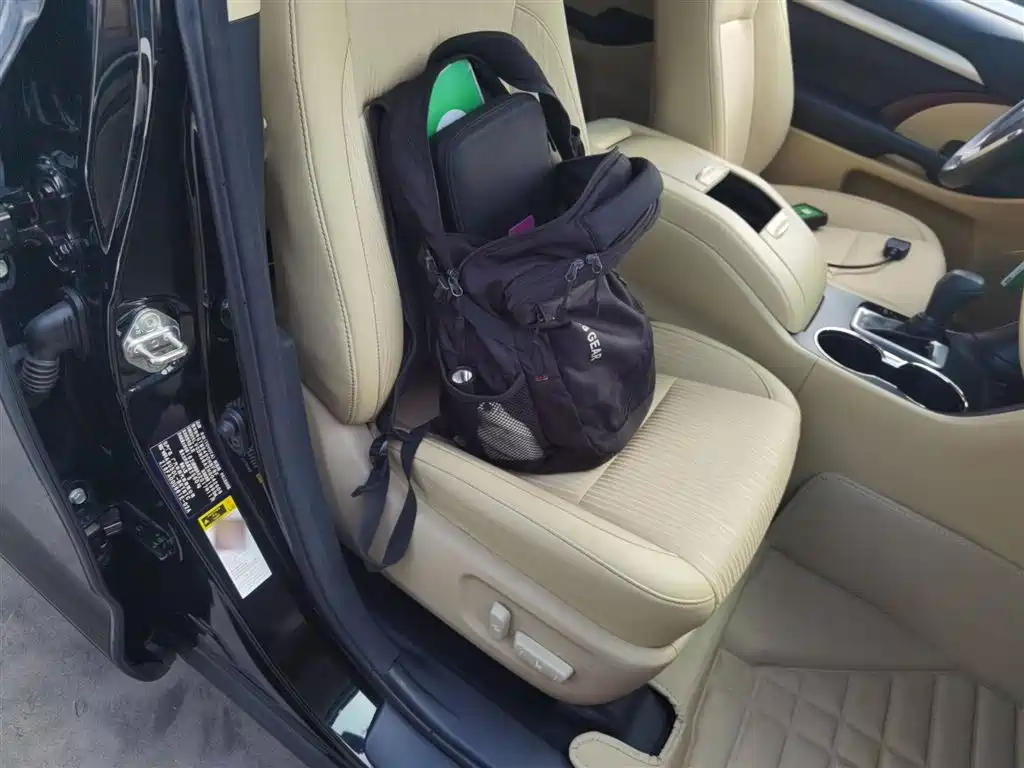 Toyota Highlander 2015 2.0T FWD Elite Edition 5-seater фото 25