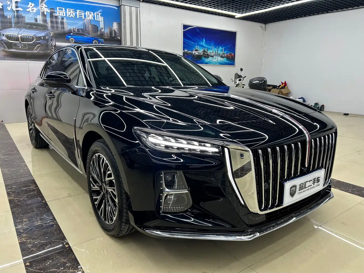 Hongqi H5 2025 2.0T Automatic Flag Celebration 500,000 Units Anniversary Edition фото 2