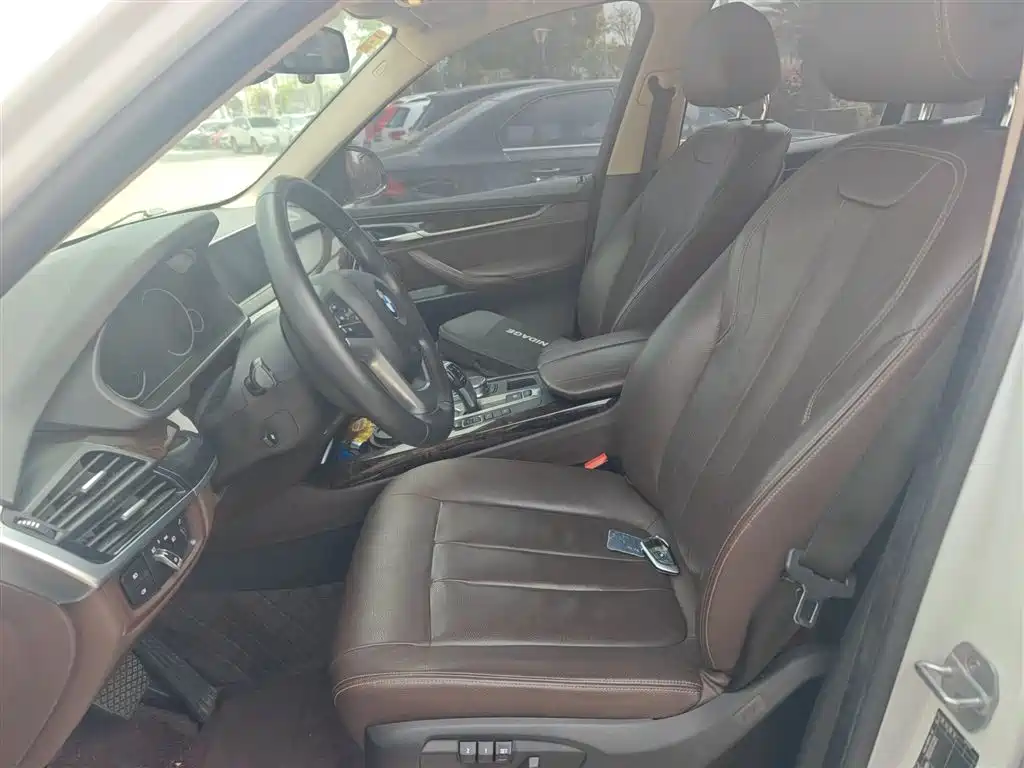BMW X5 (Import) 2018 xDrive28i фото 11