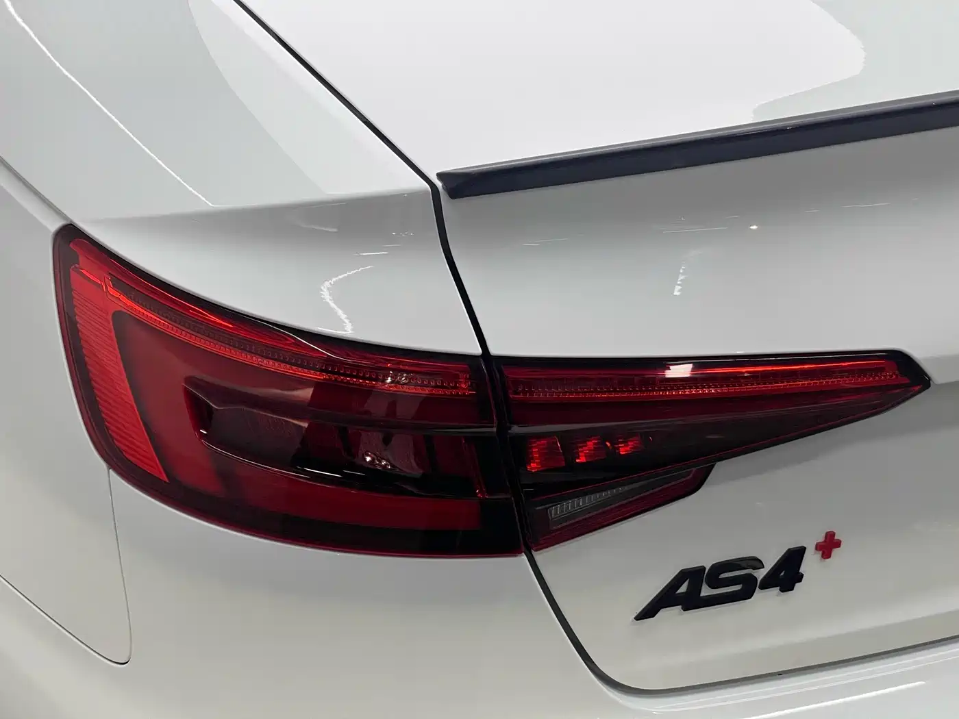 Фото 20 - Audi A4L