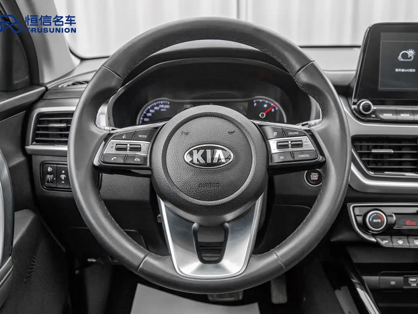Kia Sportage 2019 2.0L Automatic Smart Luxury Edition фото 18