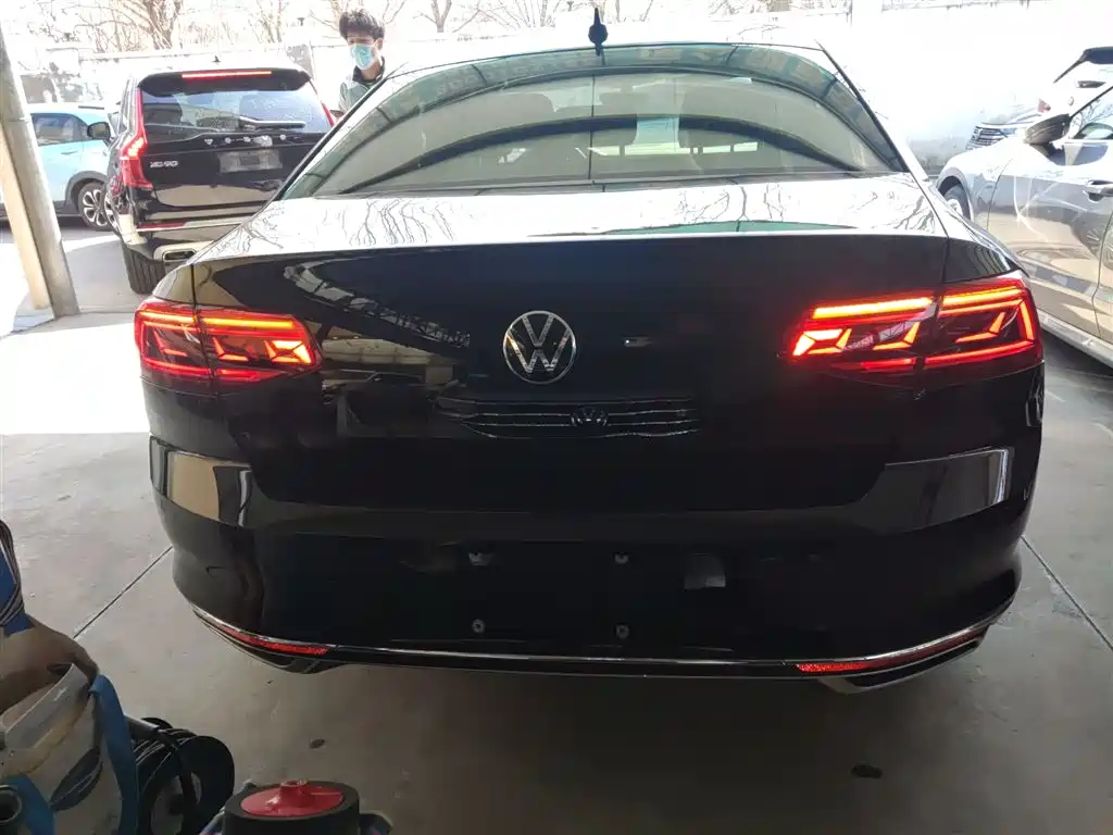 Volkswagen Magotan 2020 330TSI DSG Luxury фото 4